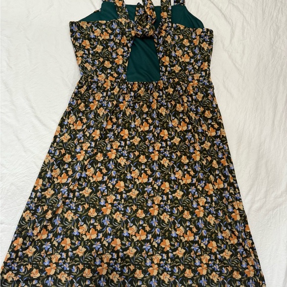 GILLI Floral Sleeveless Dress - Picture 2 of 7